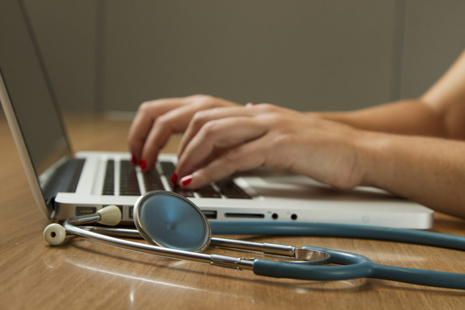 Manfaat Rekam medis elektronik atau Electronic Medical Records (EMR)